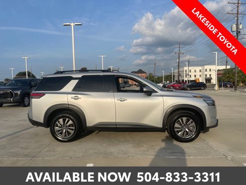 Used 2025 Nissan Pathfinder SV FWD image 6