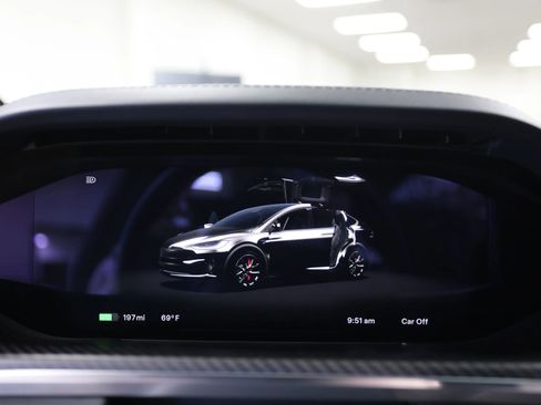 Used 2023 Tesla Model X Plaid image 35