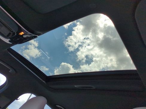 Used 2025 Mercedes-Benz C 300 Sedan image 19