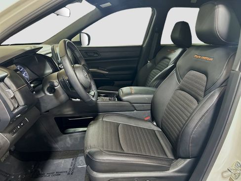 Used 2025 Nissan Pathfinder Rock Creek AWD/4WD image 18
