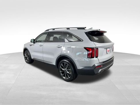 Used 2023 Kia Sorento X-Line EX image 4