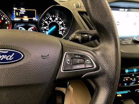 Used 2018 Ford Escape SE w/ SE Sync 3 Package FWD image 18