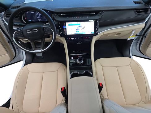 New 2026 Jeep Grand Cherokee L Limited AWD/4WD image 9
