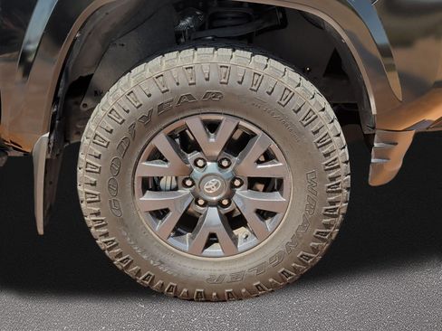 Used 2023 Toyota Tacoma SR5 RWD image 7