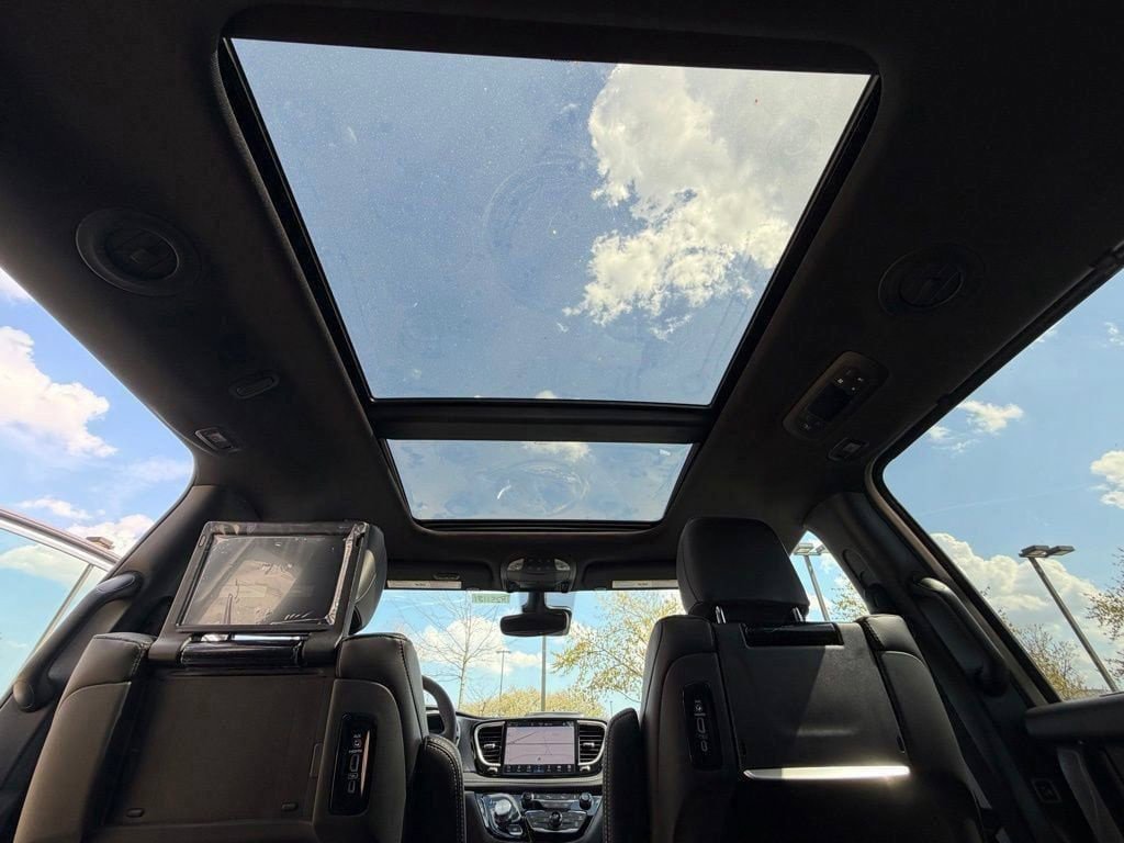 New 2026 Chrysler Pacifica Select FWD image 31