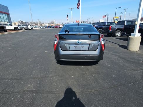 Used 2017 Toyota Prius Three w/ Advanced Technology Package image 4