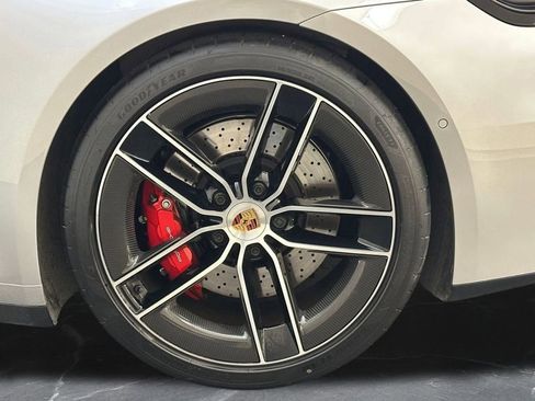 Used 2025 Porsche 911 Carrera GTS RWD image 29
