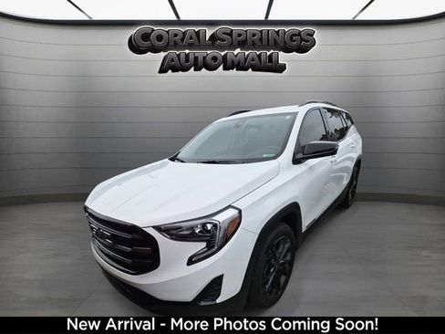 Used 2021 GMC Terrain SLE w/ Driver Convenience Package image 1