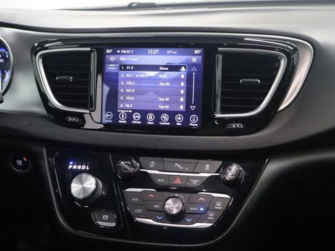 Used 2018 Chrysler Pacifica Touring-L w/ Premium Audio Group image 23