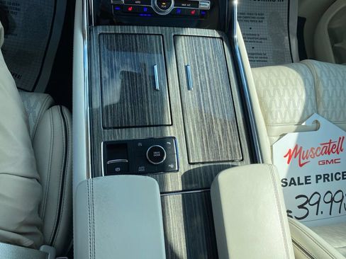 Used 2020 Lincoln Navigator Black Label w/ Cargo Convenience Package AWD/4WD image 19
