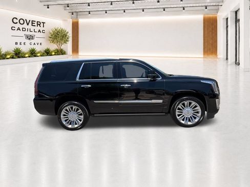 Used 2020 Cadillac Escalade Platinum AWD/4WD image 12