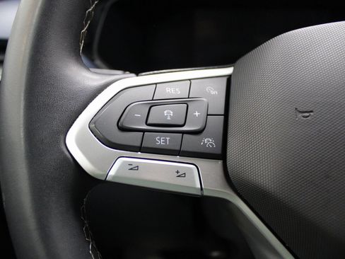 Used 2022 Volkswagen Taos SE image 36