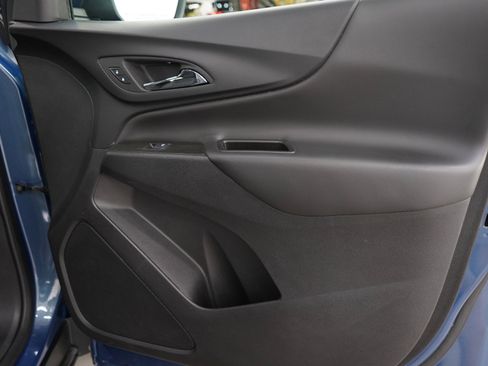 Used 2024 Chevrolet Equinox LT FWD image 9