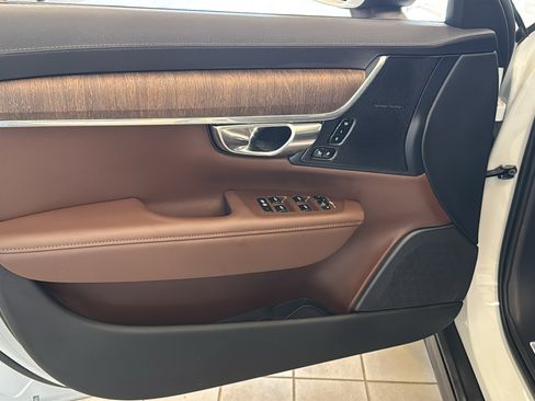 Certified 2025 Volvo V90 B6 Cross Country Ultra w/ Protection Package Premier AWD/4WD image 21