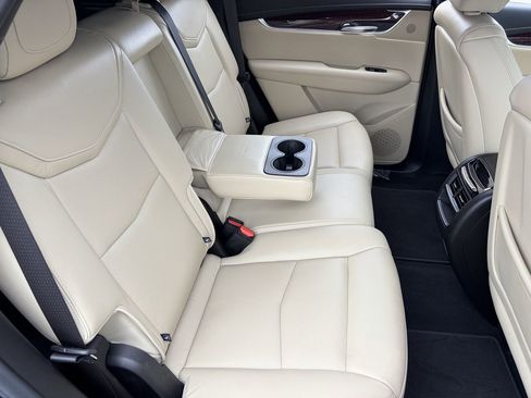Used 2019 Cadillac XT5 Luxury FWD image 13