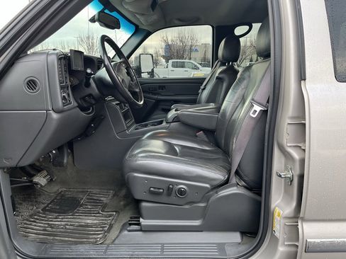 Used 2006 GMC Sierra 2500 SLE w/ Onstar Plus Package image 13