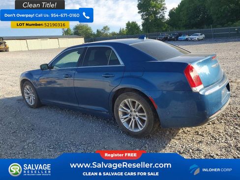 Used 2020 Chrysler 300 Touring w/ Driver Convenience Group RWD image 3