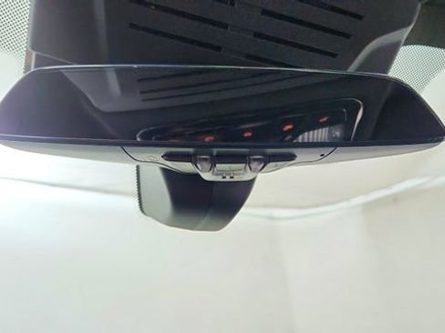 Used 2023 BMW X7 M60i w/ Executive Package image 59