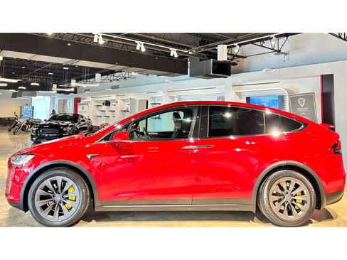 Used 2018 Tesla Model X 75D image 8