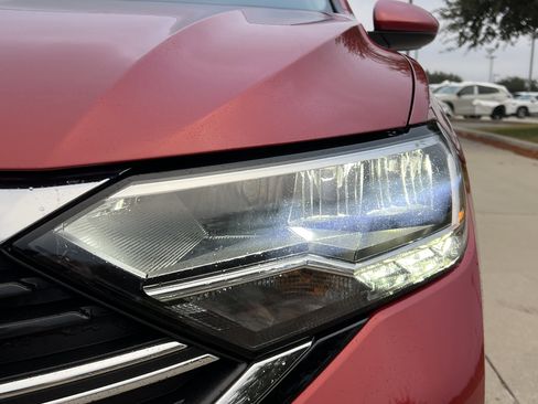 Certified 2022 Volkswagen Jetta SE image 6