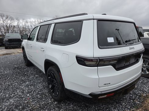 New 2026 Jeep Grand Wagoneer Limited AWD/4WD image 4