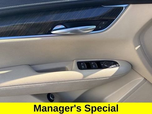 Used 2019 Cadillac XT5 FWD image 13