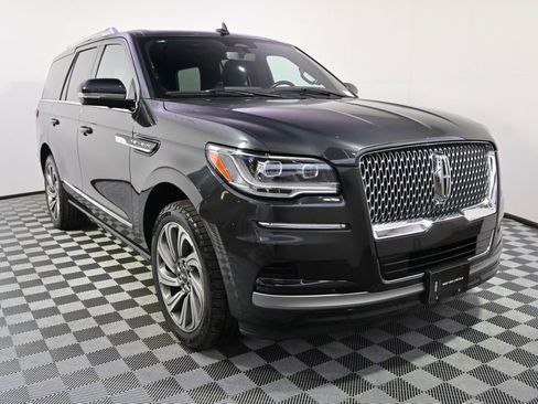 Certified 2023 Lincoln Navigator Reserve AWD/4WD image 9