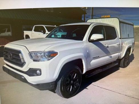 Used 2023 Toyota Tacoma SR5 AWD/4WD image 1