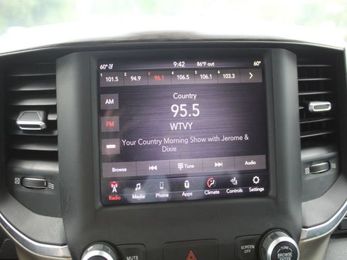 Used 2019 RAM 1500 Laramie AWD/4WD image 13