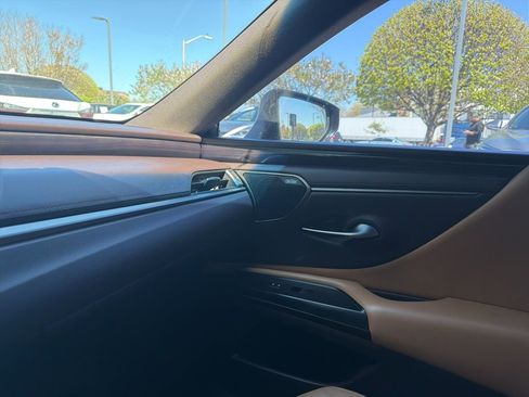 Used 2019 Lexus ES 350 Ultra Luxury w/ Accessory Package 2 FWD image 40