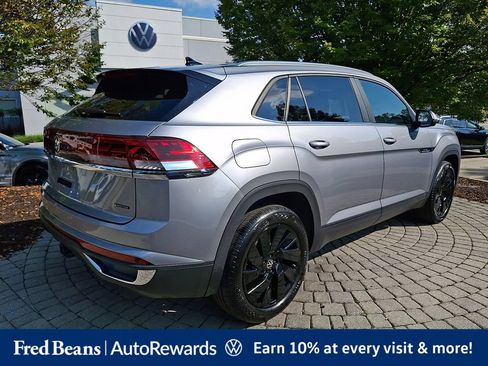 Certified 2024 Volkswagen Atlas Cross Sport SE AWD/4WD image 9