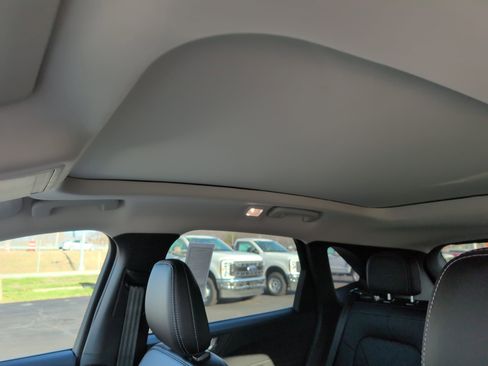 New 2026 Ford Escape SE w/ PHEV Premium Package image 38