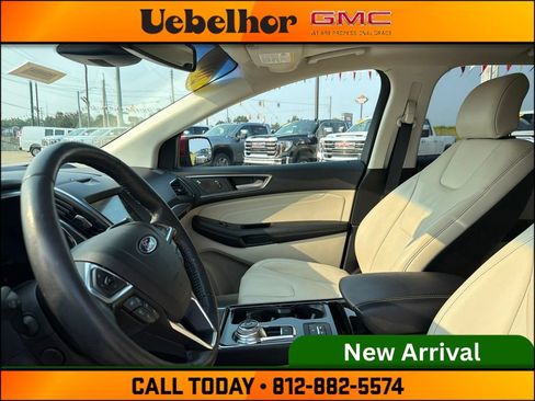 Used 2019 Ford Edge Titanium w/ Equipment Group 301A FWD image 21