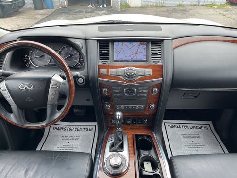 Used 2015 INFINITI QX80 4WD w/ Deluxe Technology Package image 16