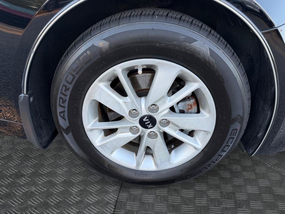 Used 2016 Kia Optima LX FWD image 29
