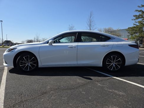 Used 2025 Lexus ES 300h w/ Premium Package FWD image 18