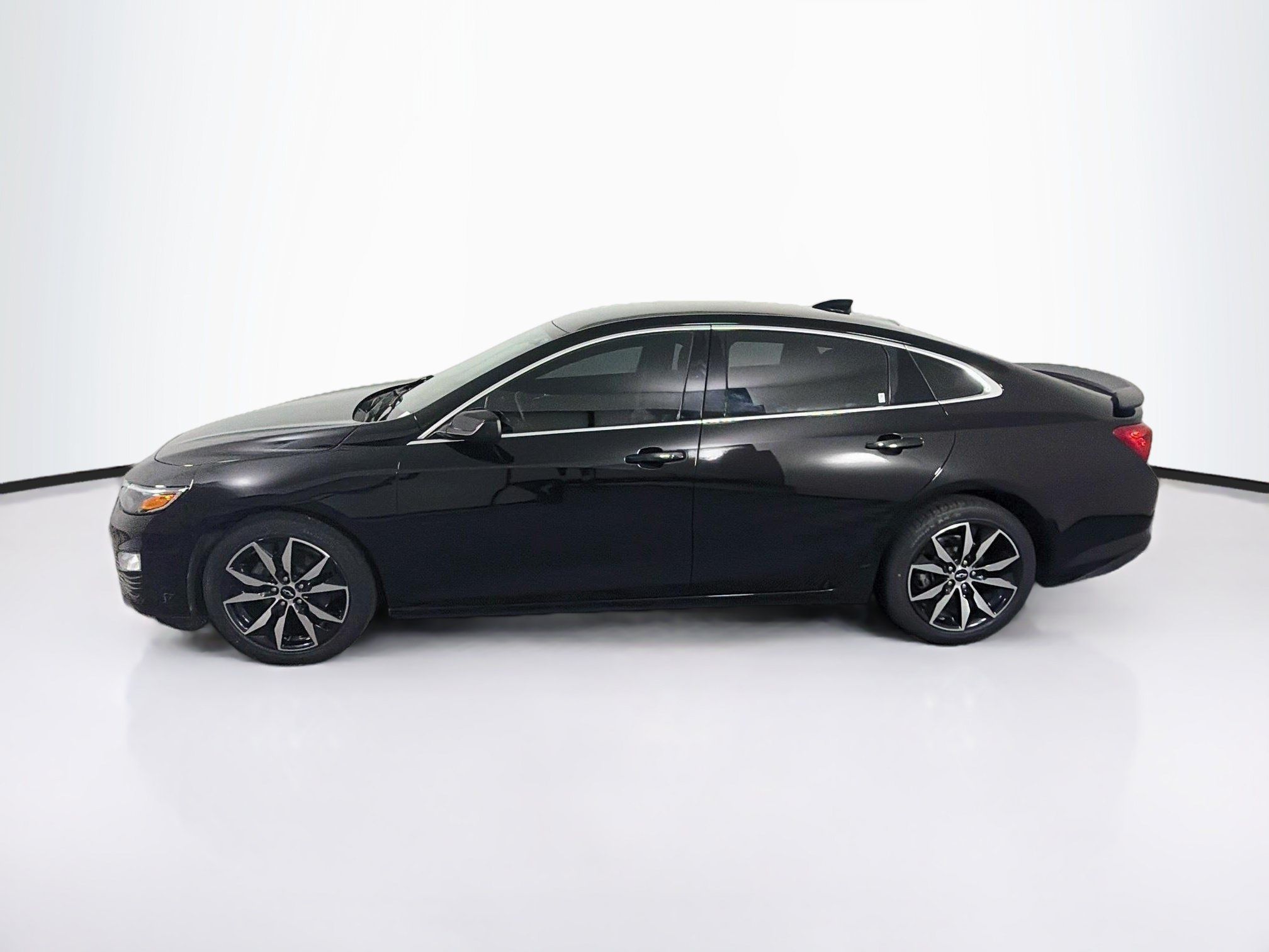 Used 2023 Chevrolet Malibu RS w/ LPO, Floor Liner Package FWD image 4