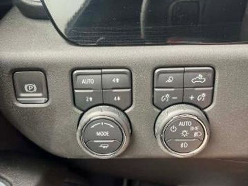 Used 2024 Chevrolet Silverado 2500 High Country w/ Z71 Off-Road Package AWD/4WD image 13