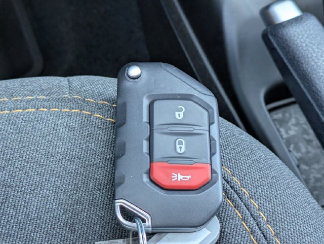 Used 2026 Jeep Gladiator Sport AWD/4WD image 23