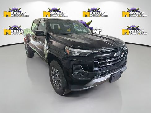 Used 2023 Chevrolet Colorado Z71 w/ Z71 Convenience Package 2 AWD/4WD image 3