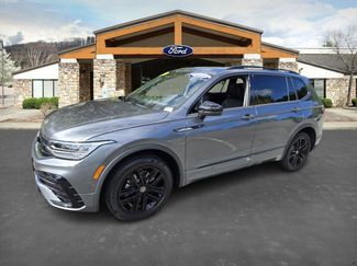 Used 2022 Volkswagen Tiguan SE R-Line image 1