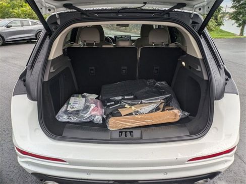 New 2024 Lincoln Corsair Grand Touring w/ Equipment Group 302A image 32