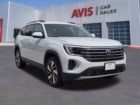 Used 2025 Volkswagen Atlas SE FWD image 3
