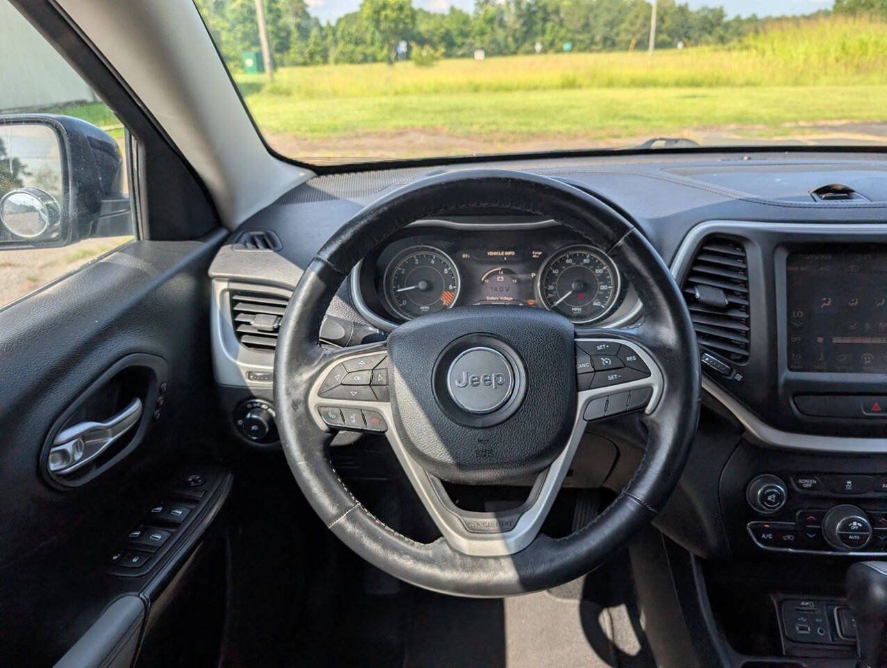 Used 2014 Jeep Cherokee Limited w/ Luxury Group FWD image 33