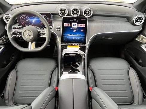 New 2026 Mercedes-Benz GLC 300 GLC 300 image 9