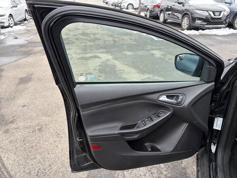 Used 2017 Ford Focus SE image 13