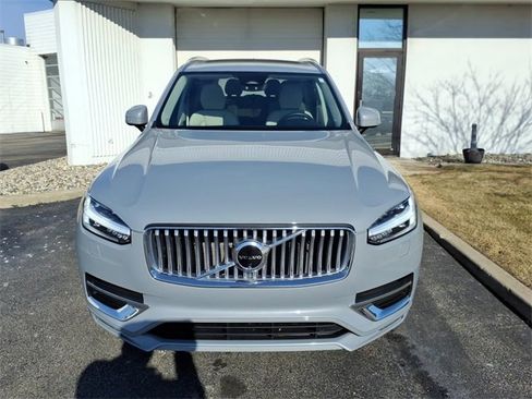 Used 2024 Volvo XC90 B6 Plus image 28