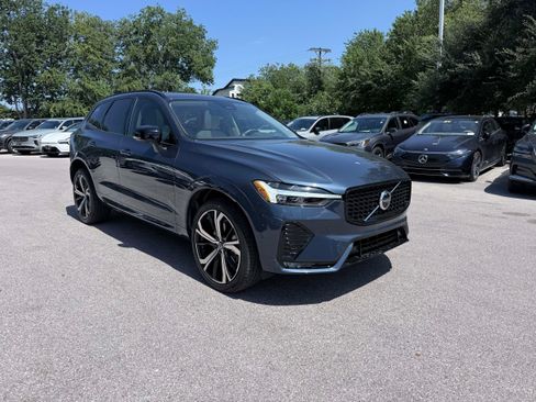 Certified 2024 Volvo XC60 B5 Ultimate w/ Protection Package Premier AWD/4WD image 7