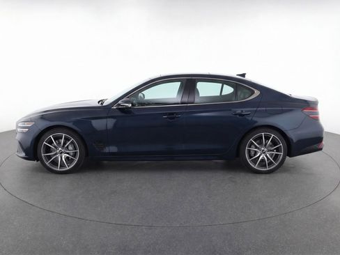 Used 2025 Genesis G70 2.5T image 5