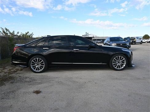 Used 2018 Cadillac CT6 Luxury image 23